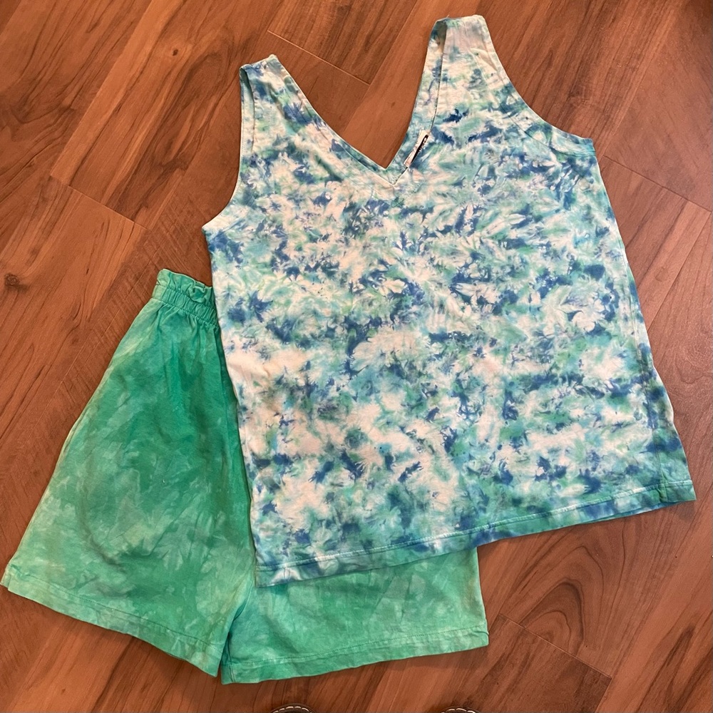 Vintage 90s tie dye top and shorts